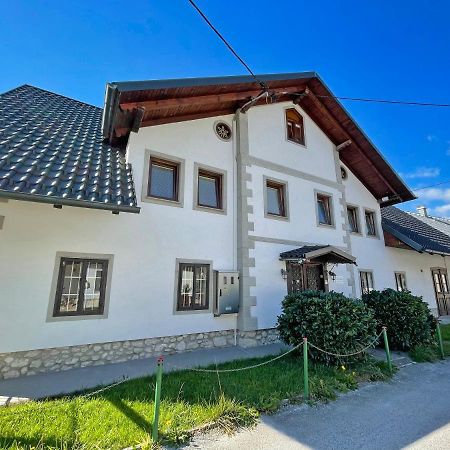 Отель Zotlar House Бохинь Экстерьер фото