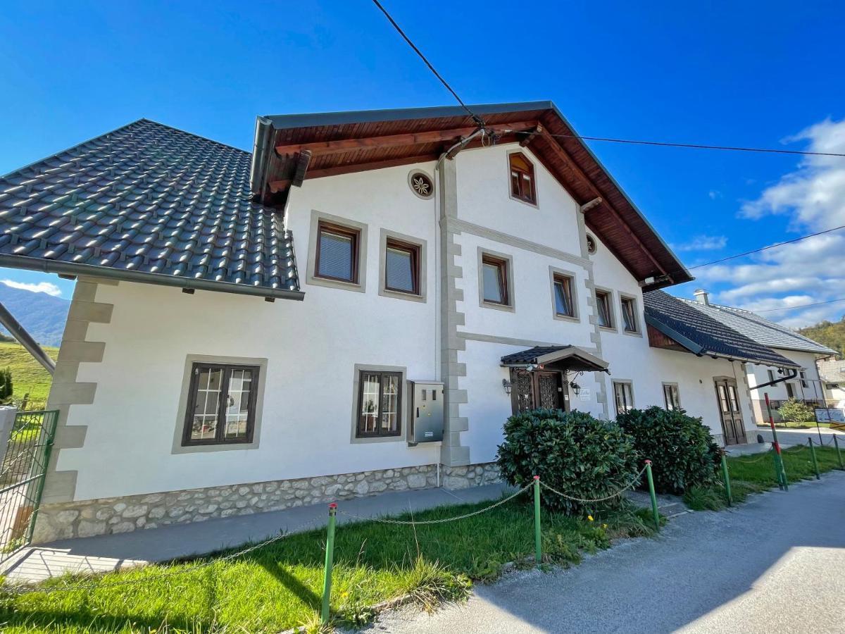Отель Zotlar House Бохинь Экстерьер фото